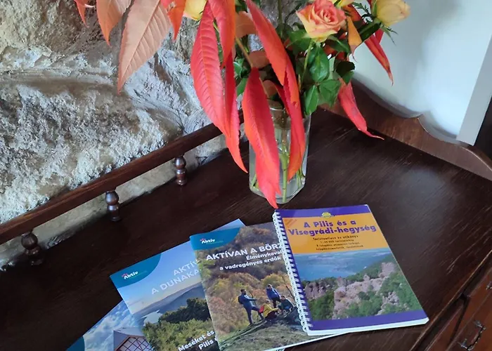 Holiday home Csendes Pihenes Az Erdo Mellett - Madarfuettyoes Vendeghaz Pilisszentlaszlo