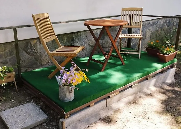 Holiday home Csendes Pihenes Az Erdo Mellett - Madarfuettyoes Vendeghaz Pilisszentlaszlo
